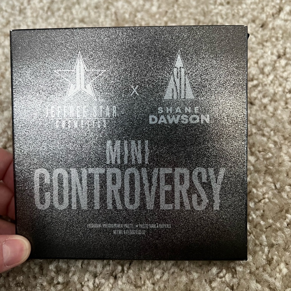 Mini Controversy Eyeshadow Palette NEW